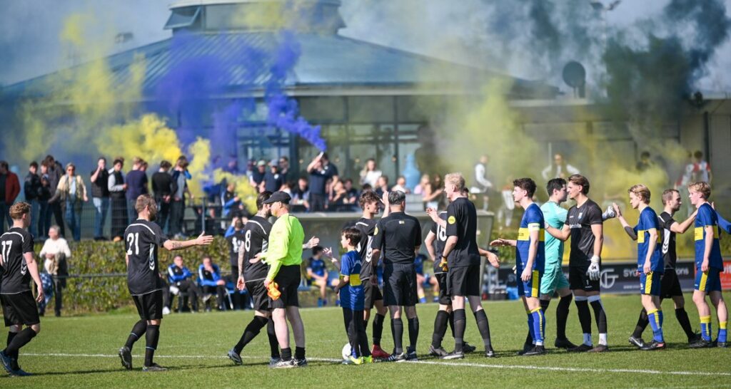 AZC pakt volle buit in slechte streekderby